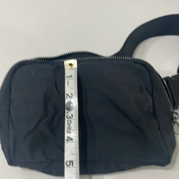 NWT Ododos Flawed Black Small Waist Bag - Picture 7 of 7